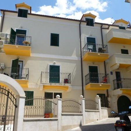 Apartments Zo Makarska Esterno foto