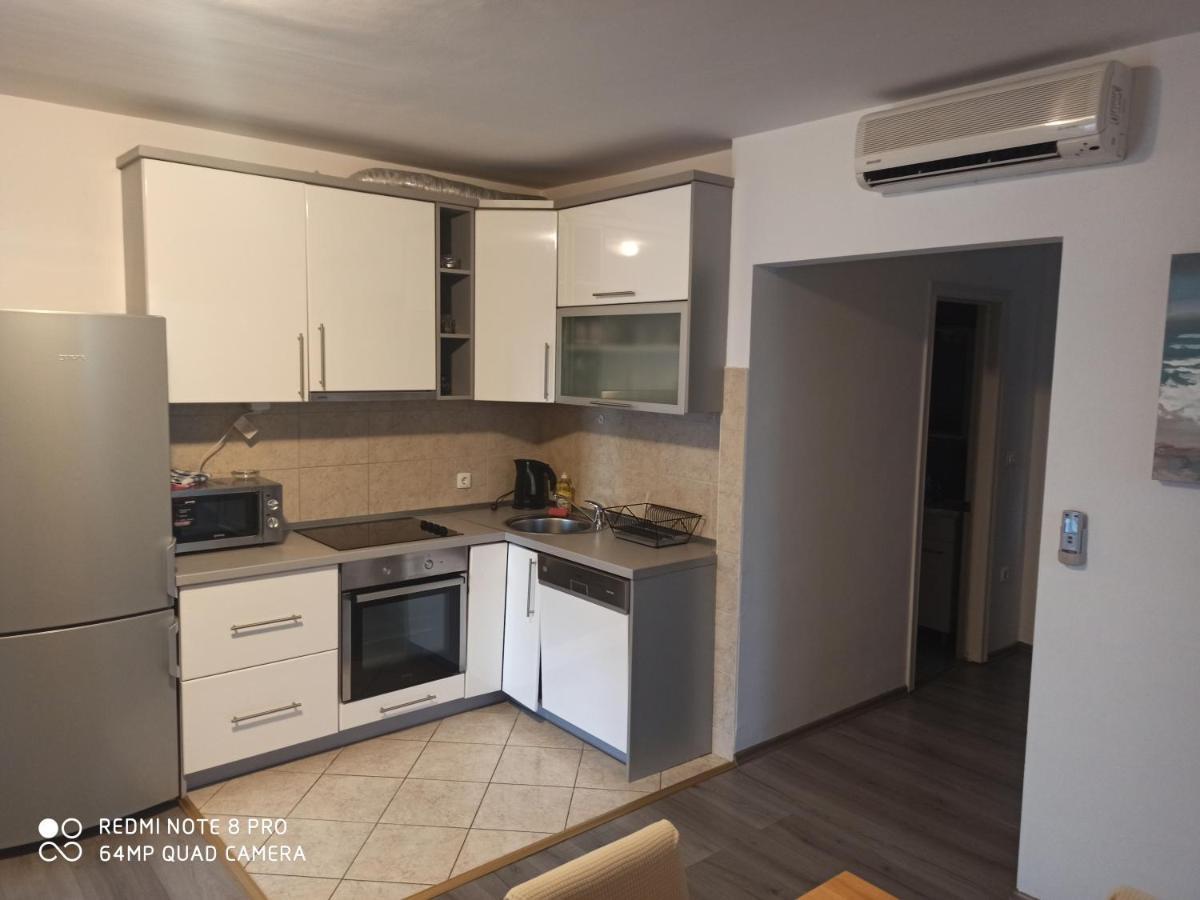 Apartments Zo Makarska Esterno foto