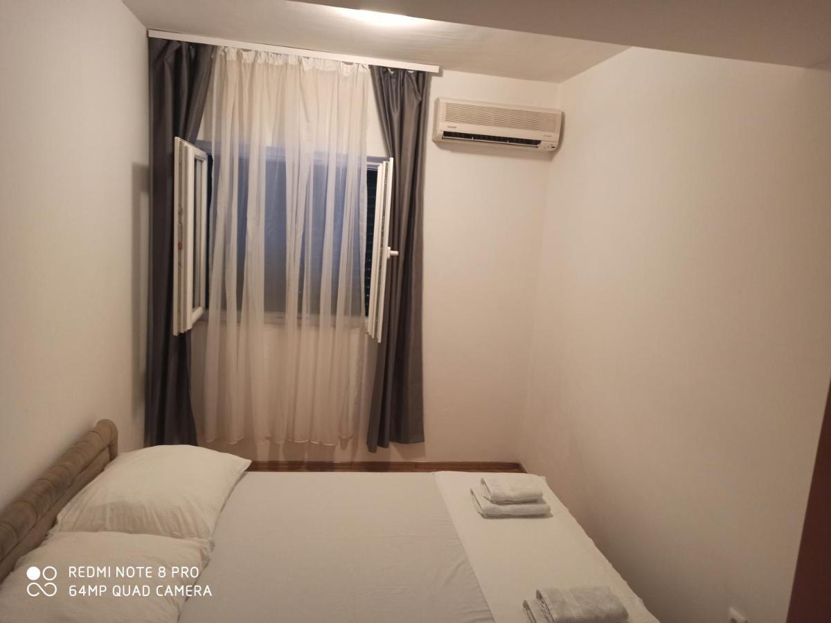 Apartments Zo Makarska Esterno foto